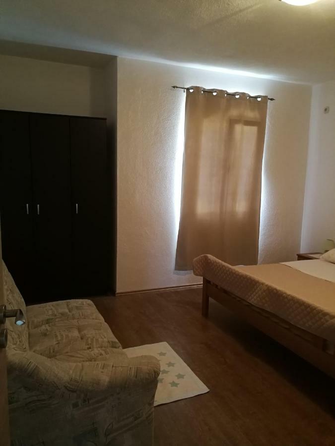Apartments N&M Sukošan エクステリア 写真