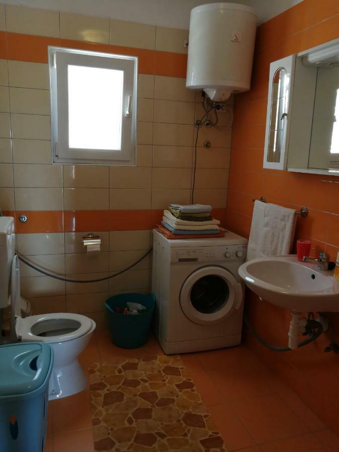 Apartments N&M Sukošan エクステリア 写真