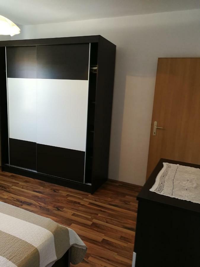 Apartments N&M Sukošan エクステリア 写真