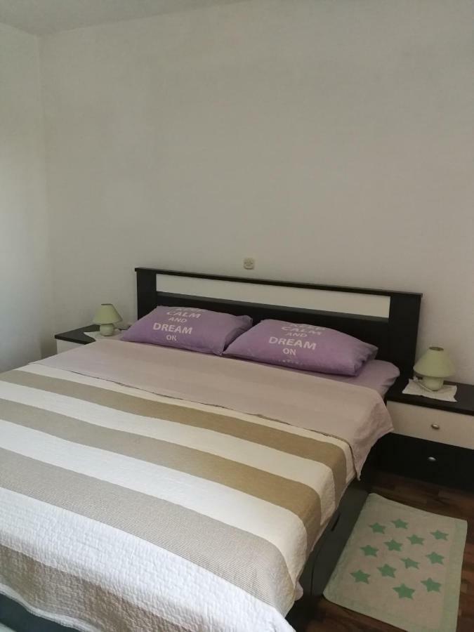 Apartments N&M Sukošan エクステリア 写真